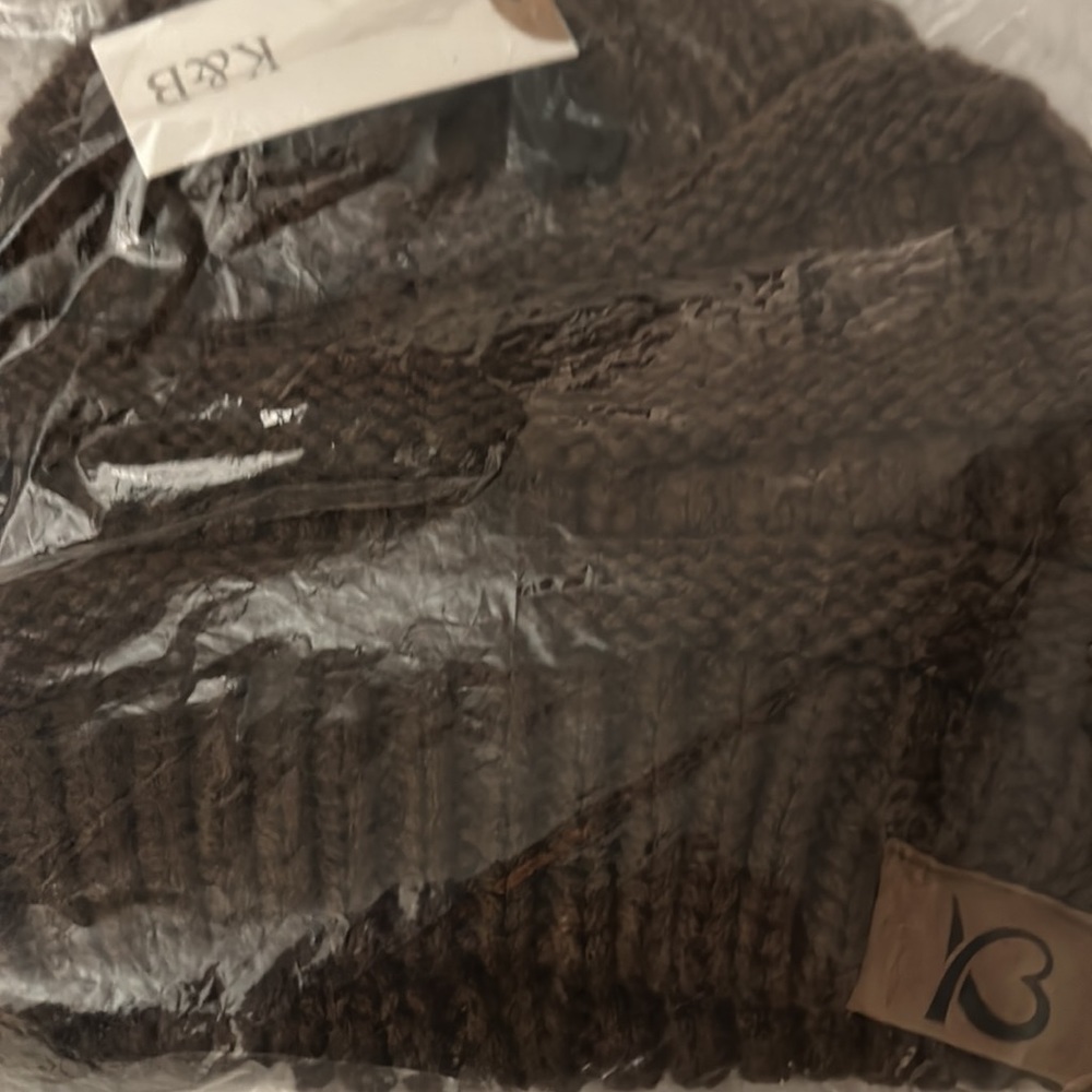 Cable Knit Ribbed Beanie - Picture 5 of 5